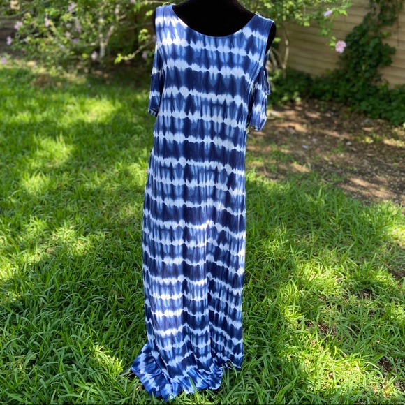 Design History Dresses & Skirts - Women’s Design History Maxi Cold Shoulder Dress